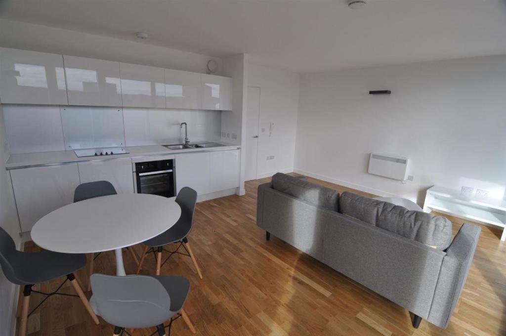 Platinum Penthouse Apartment Bradford  Exterior photo